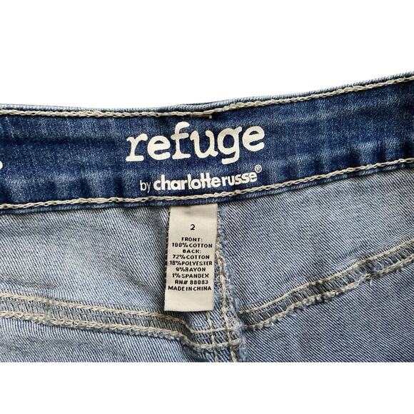 REFUGE Charlotte Russe Womens Size 2 Cuffed Girlfriend Denim Blue Jean Shorts - Picture 7 of 7